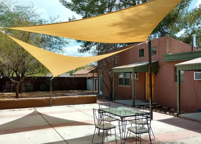 Holiday home Cute 1 Mile From U Of A